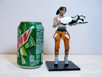 NECA - Chell - Portal 2 NECA - Chell - Portal 2